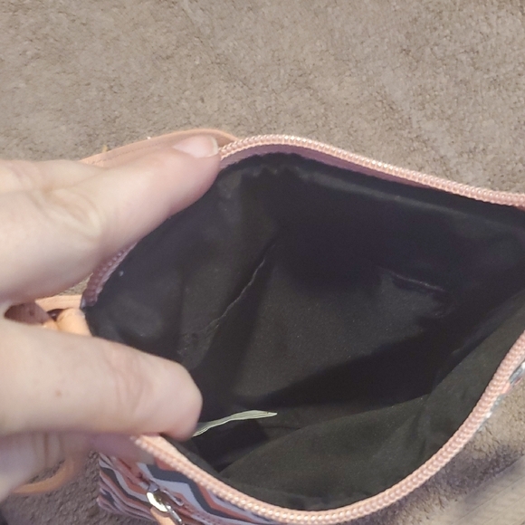 Chevron Pattern Crossbody Bag - Picture 3 of 5